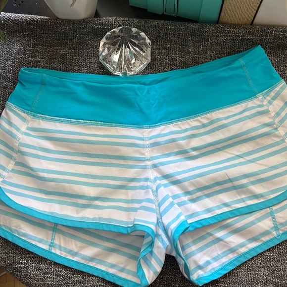 lululemon athletica Pants - Lululemon shorts size 6